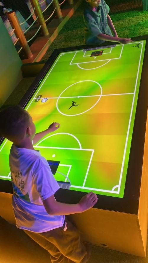 Digital football touchscreen game table